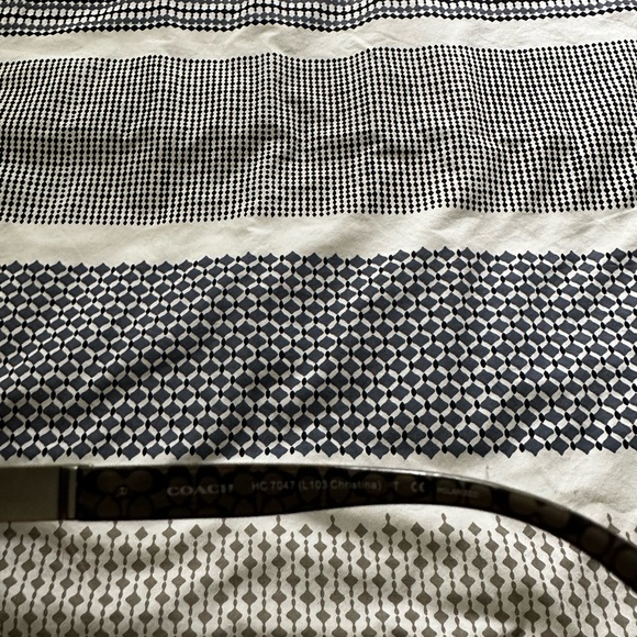 Coach Gold and Black Women’s Aviator Sunglasses - Picture 5 of 9